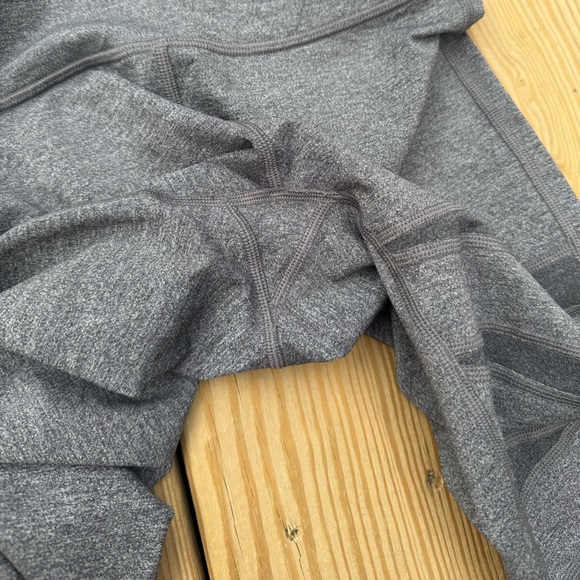 Special Edition Lululemon Grey 27” Wunder Under HR With Mesh Design - Picture 6 of 13